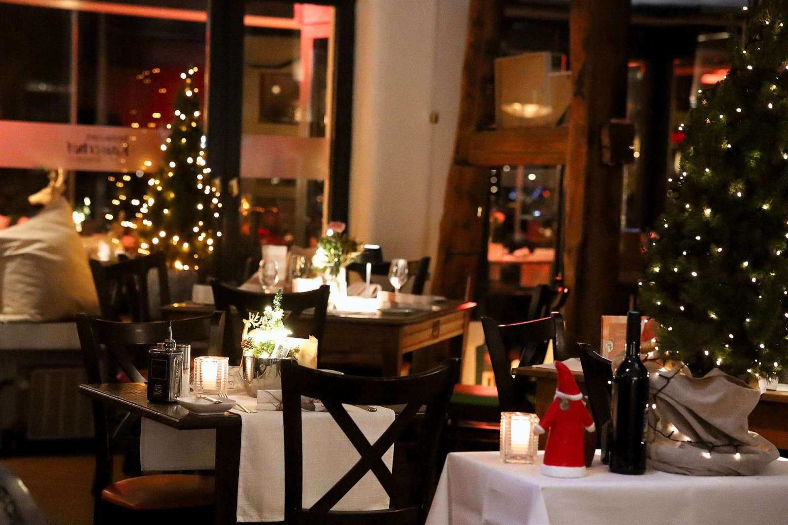 Das Restaurant in Willich am Abend im Kerzenschein